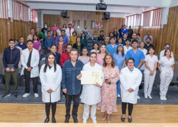 Odontología UATx celebra la entrega del acta profesional número dos mil
