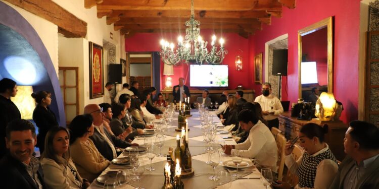 Carlos Moro destaca relevancia de mantener vínculos entre España y Tlaxcala.