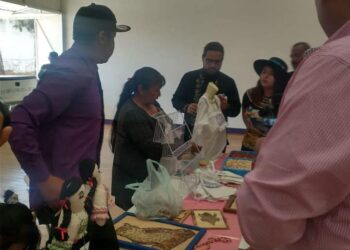 Participan Artesanos de Ixtenco en Encuentro de Saberes Culturales en Tlaxcala.