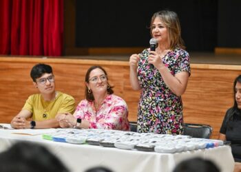 Lleva a cabo SMDIF de Huamantla en coordinación con Fundación CLISA entrega de lentes gratuitos a niños y niñas.