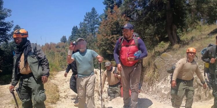En buen estado de salud, abuelito extraviado en la Malinche.