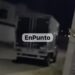 Abandonan camioneta con hombres en su interior en Huamantla.
