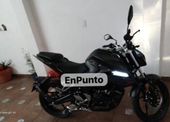 Roban motocicleta del interior de la Unidad Deportiva Miguel Arroyo Rosales.