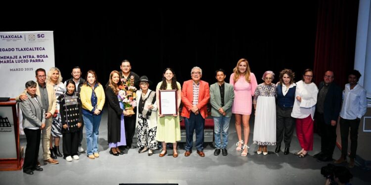 Reconocen legado de la maestra Rosa María Lucio Parra a Tlaxcala
