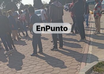 Tras riña en Xaloztoc, pretenden tomar instalaciones de la Policía Municipal.