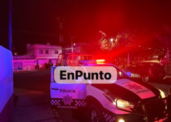 Detiene policía de Huamantla a sujeto tras supuestamente golpear a una mujer en la vía pública.