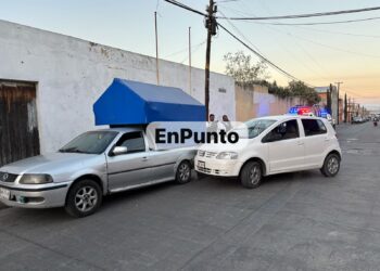 Jóvenes en estado de ebriedad chocan contra camioneta en Huamantla.