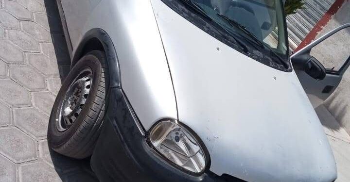 Roban vehículo durante la visita de las 7 iglesias en Huamantla.