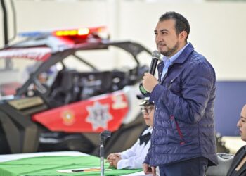 RECONOCE EL PRESIDENTE SALVADOR SANTOS CEDILLO COMPROMISO DE POLICÍAS DE HUAMANTLA CON LA ENTREGA DE ESTÍMULOS ECONÓMICOS