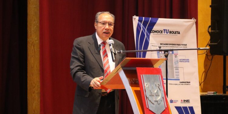 Concluyó en la UATx 1.er Seminario Permanente de Derecho Constitucional