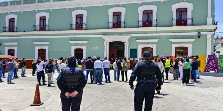 Huamantla pone ejemplo de orden y prevención con participación en simulacro nacional 2025