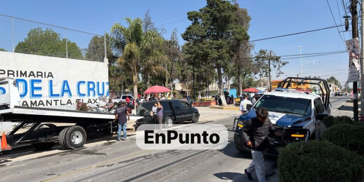Choque entre dos unidades en Huamantla deja solo daños materiales.