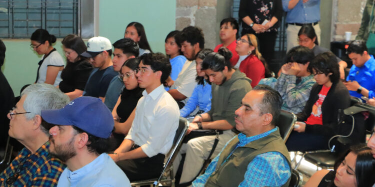 Inauguró Rector de la UATx VII Simposio Nacional Sobre la Construcción de los Procesos Históricos desde las Regiones de México