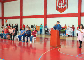 Elogia Rector de la UATx disposición del STEIESET para el logro de acuerdos