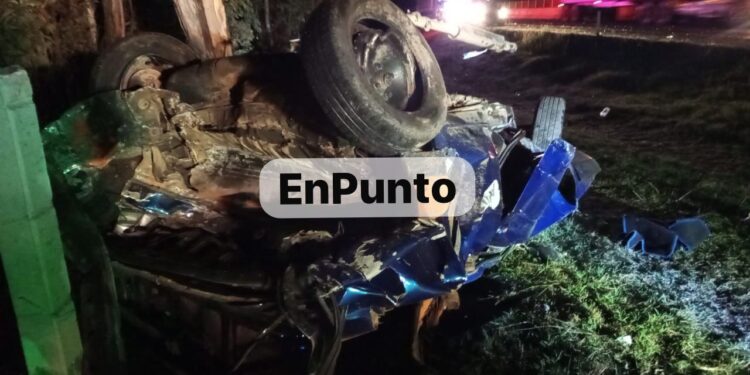Mu3r3n dos hombres en accidente en Tocatlán