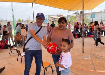 Celebran a las niñas y niños en San Sebastián Huamantla.