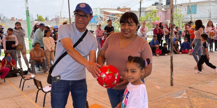 Celebran a las niñas y niños en San Sebastián Huamantla.