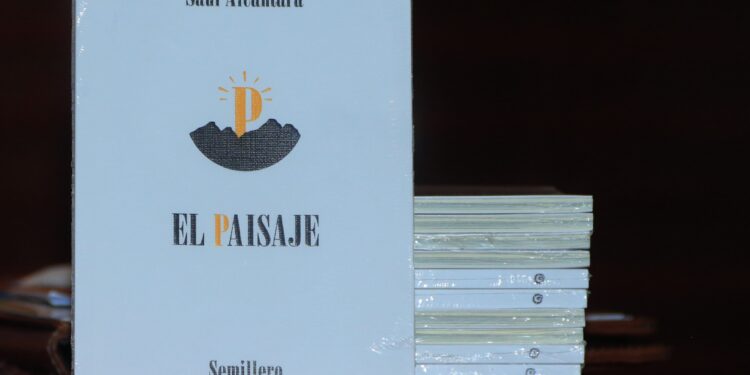 Presentaron en la UATx el libro 𝐄𝐥 𝐩𝐚𝐢𝐬𝐚𝐣𝐞