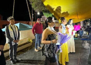 Eligen a la reina de las trecenas 2025.