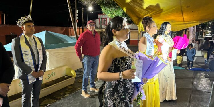 Eligen a la reina de las trecenas 2025.