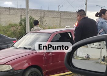 Solo daños materiales tras percance vial en Huamantla. 