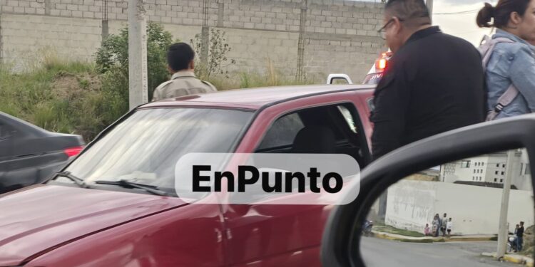 Solo daños materiales tras percance vial en Huamantla.