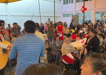 Más de 1300 mamás disfrutan el primer día de caravana del Día de las Madres en Huamantla.