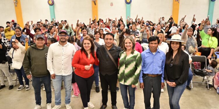 PRESIDENTES DE COMUNIDAD DESTACAN LA INICIATIVA DEL ALCALDE SALVADOR SANTOS CEDILLO PARA FESTEJAR A MADRES