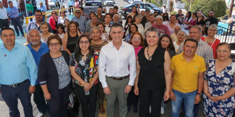 Cumple Alfonso Sánchez compromiso con La Joya y entrega la calle Esmeralda