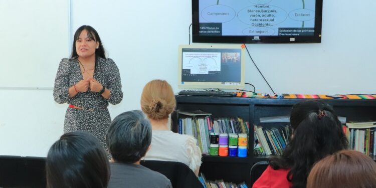 Ofreció la UATx el taller “Derechos humanos, feminismos y política”