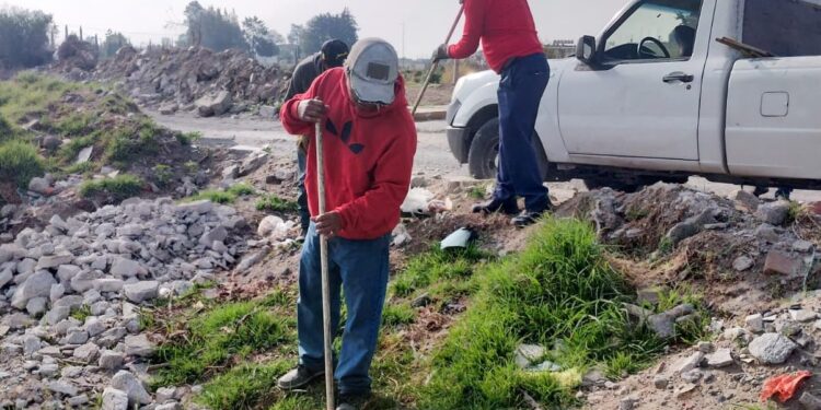 GOBIERNO MUNICIPAL RETIRA RESIDUOS SÓLIDOS ESPARCIDOS DE FORMA IRREGULAR EN LA COLONIA EMILIANO ZAPATA