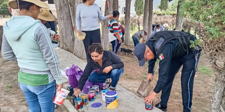 POLICÍA DE HUAMANTLA, “MUJERES TEJEDORAS POR LA PATRIA” Y VECINOS SE UNEN PARA RESCATAR ESPACIOS PÚBLICOS