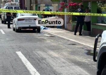 Tras intentar colocar publicidad trabajador cae y mu3r3 en Huamantla.