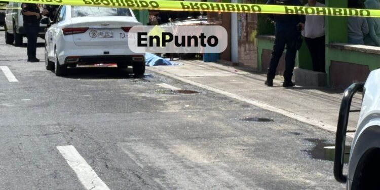 Tras intentar colocar publicidad trabajador cae y mu3r3 en Huamantla.