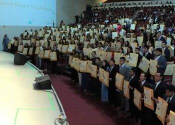 Cumple UATx con su compromiso social al entregar mil 326 títulos de licenciatura, especialidad, maestría y doctorado