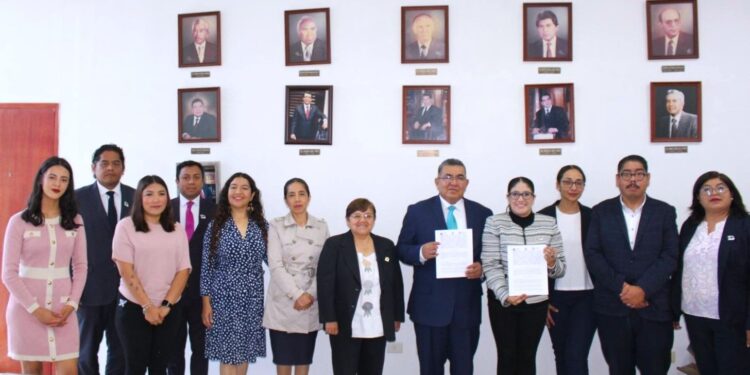 Facultad de Derecho UATx y Comisión Ejecutiva de Atención a Víctimas firman convenio de colaboración