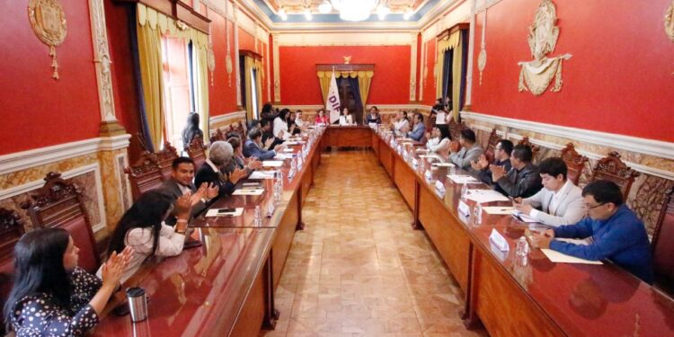 Celebra SEDIF primera sesión del comité de atención a personas con discapacidad
