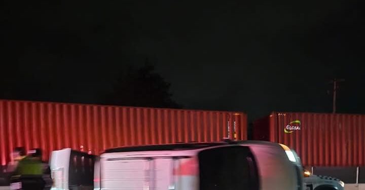 Mujer en estado de ebriedad vuelca su vehiculo en la Mexico Veracruz en Huamantla.