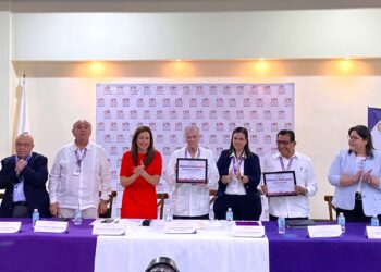 Rector de la UATx diserta sobre Humanismo y Educación Superior en foro nacional de ANFADE