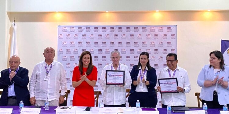 Rector de la UATx diserta sobre Humanismo y Educación Superior en foro nacional de ANFADE