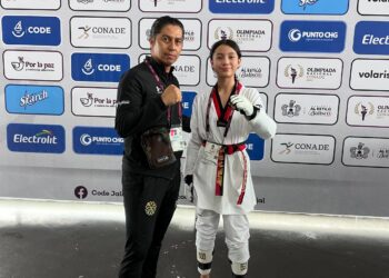 Zoé Valencia, la más joven de su categoría, conquista bronce en taekwondo