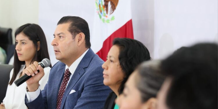 Gobierno de Puebla respalda postura diplomática de presidenta Sheinbaum en favor de derechos de migrantes