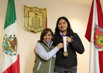 Reconoce gobernadora a Natalia Padilla por su medalla de oro en olimpiada nacional