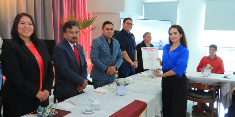 Concluyen su estancia en la UATx estudiantes de Argentina, Colombia y Guerrero