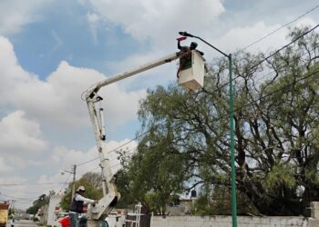 Repara Servicios Públicos Municipales de Huamantla, luminarias en San Sebastián