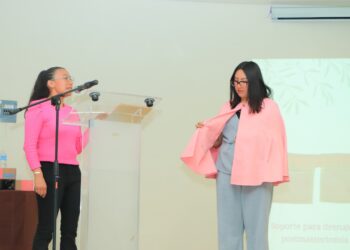 Estudiantes de la UATx donan innovadores diseños para mujeres que han afrontado una mastectomía