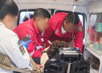 ACTÚAN CON PRONTITUD CUERPOS DE EMERGENCIA DE HUAMANTLA ANTE ACCIDENTE DE MUJER EN MOLINO DE NIXTAMAL