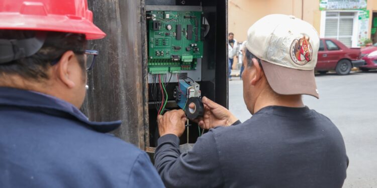 Da mantenimiento ayuntamiento de Tlaxcala a semáforos de la capital