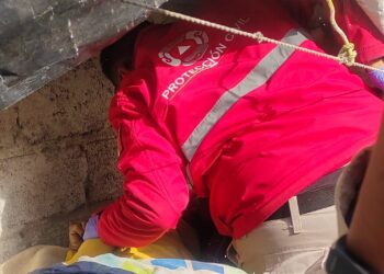 ATIENDEN POLICÍAS Y PARAMÉDICOS DE HUAMANTLA REPORTE POR PERSONA INCONSCIENTE EN EL BARRIO DE SAN LUCAS