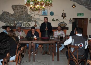 Reconoce Salvador Santos Cedillo labor de comunicadores y anuncia relevo en Comunicación Social